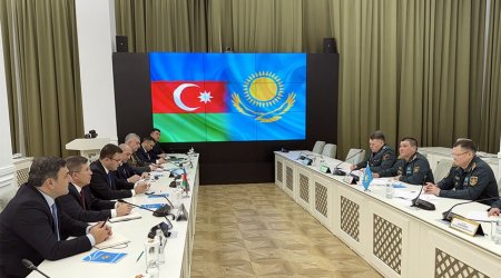 Азербайджан и Казахстан обсудили военное сотрудничество