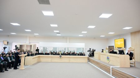 Ağır cinayətlərdə təqsirləndirilən erməniəsilli şəxslərin məhkəməsi davam etdirilib