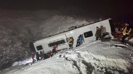 В Турции перевернулся автобус, четверо погибли, 24 человека пострадали
