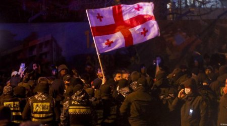 Массовые штрафы протестующим в Грузии