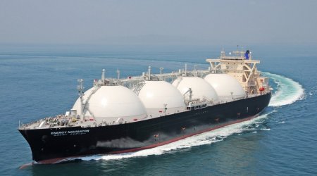 ЕК готовит дорожную карту по полному отказу от российского СПГ