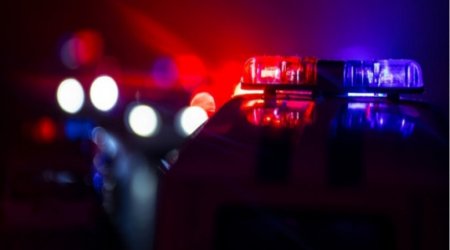 В Гяндже автомобиль въехал в парк, есть пострадавшие