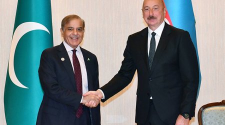 PrezidentinŞahbaz Şəriflə görüşü başlayıb