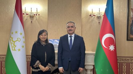 Azərbaycan səfiri yaponiyalı həmkarı ilə görüşüb