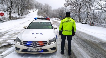 Дорожная полиция призвала водителей не пользоваться личным транспортом в непогоду
