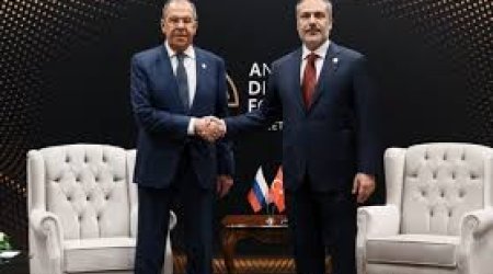 Фидан и Лавров обсудили ситуацию в Украине