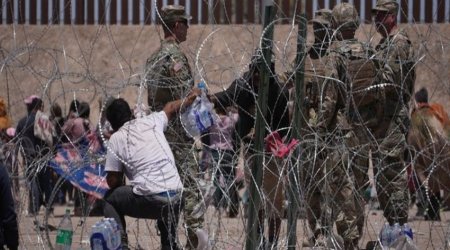 СМИ: Пентагон направит на границу с Мексикой до 3 тыс. военных и Stryker