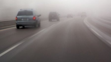 В Азербайджане на ряде дорог из-за тумана будет ограничена дальность видимости