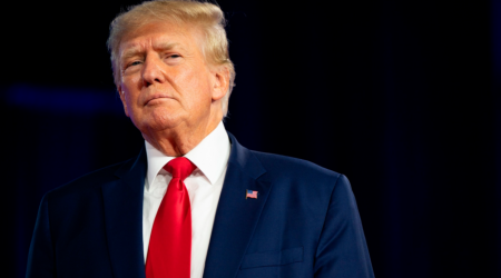 

Трамп направил послание верховному лидеру Ирана
