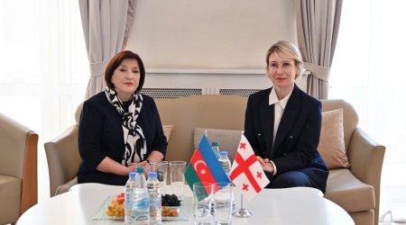 Sahibə Qafarova Gürcüstanda rəsmi səfərdədir