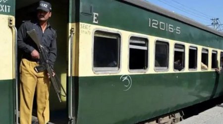 В Пакистане освободили 155 пассажиров захваченного поезда