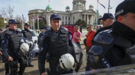 Задержанный в Белграде протестующий угрожал взорвать резиденцию президента