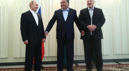 Президенты РФ, Беларуси и Таджикистана проводят неформальную встречу