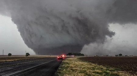 В США торнадо и штормы привели к гибели 16 человек