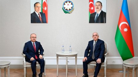 Əli Əsədov Türkiyə səfiri ilə görüşüb