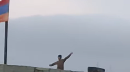 Erməni əsgərin sərhəddəki təxribatının görüntüləri yayıldı - Video