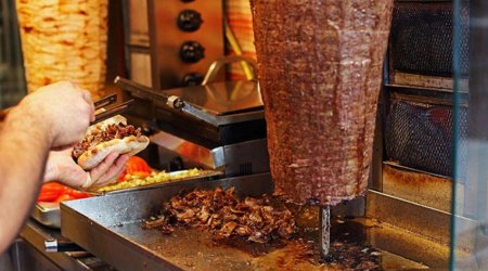 В Нахчыване произошло массовое отравление донером