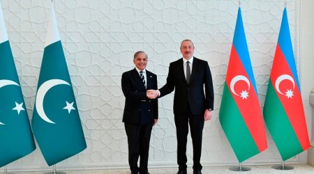 Əliyev Pakistanın Baş naziri Şahbaz Şərifi təbrik edib