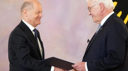 Президент Германии отправил в отставку канцлера Шольца и его кабинет