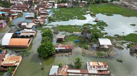 В Боливии объявили режим ЧС из-за наводнений