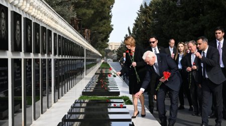 Almaniya prezidenti Şəhidlər Xiyabanını ziyarət edib