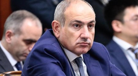 Paşinyan sürücülük vəsiqəsini imtahansız alıb