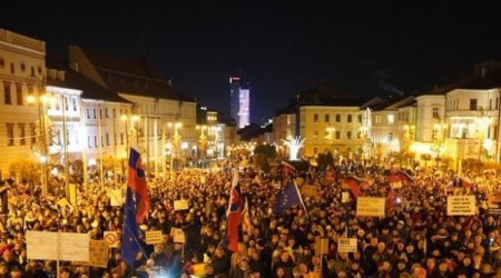 В Словакии многотысячные протесты против Фицо