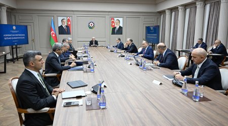 Baş nazir növbəti dəfə nazirləri toplayıb tapşırıqlar verib