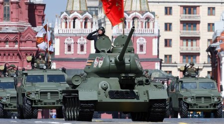 ЕС пригрозил за участие в параде в Москве