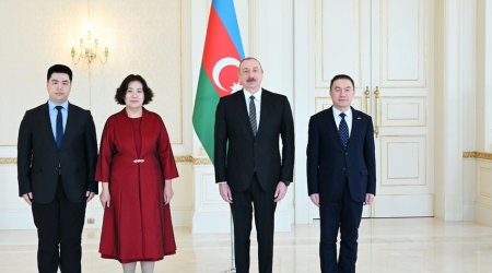 Ильхам Алиев принял верительные грамоты посла Китая
