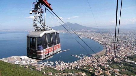 При обрушении фуникулера под Неаполем погибли не менее трех человек