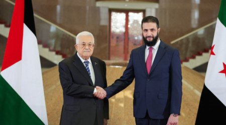 Глава Палестины впервые за 18 лет прибыл в Дамаск