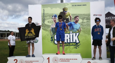 Azerbaijani triathlete secures first place in Türkiye