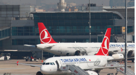 Аэропорт Стамбула провел одновременные взлеты и посадки трех самолетов
