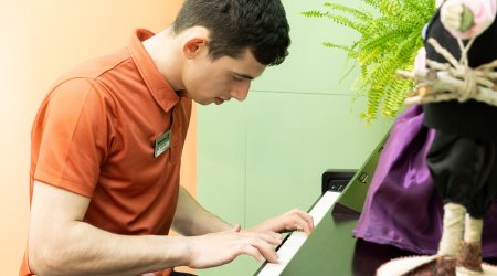 Yelo Bank поддерживает трудоустройство молодежи с аутизмом