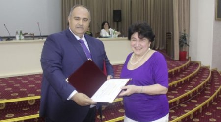 Slavyan universitetinin professoru evində ölü tapılıb