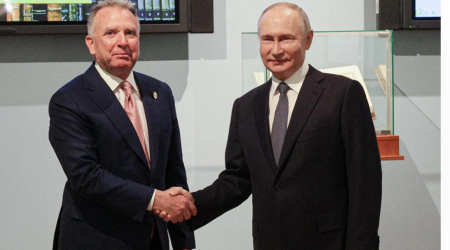 Путин принимает специального представителя президента США в Кремле