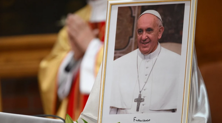 Папу Франциска похоронили - Oбновлено