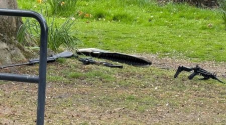 На севере Англии мужчина с арбалетом и ружьем напал на людей