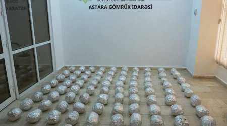 Astara gömrüyündə qarpızın içərisində gizlədilən narkotik aşkar edilib