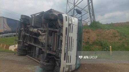Ağstafada iki yük maşını toqquşub, xəsarət alan var