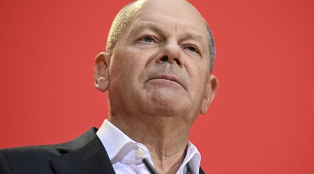 Olaf Şolz Almaniya kansleri kimi son günündə Zelenskiyə zəng edib
