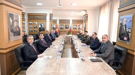 Azerbaijan, Türkiye discuss expanding military education cooperation