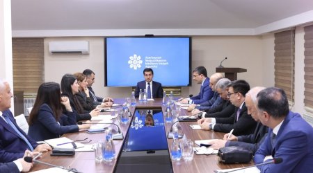 Hikmət Hacıyev media subyektlərinin rəhbərləri ilə görüşüb
