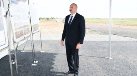 Ильхам Алиев вручил жителям в Агдаме ключи от домов - Обновлено