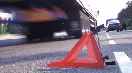 На дороге Баку-Губа автомобиль насмерть сбил пешехода