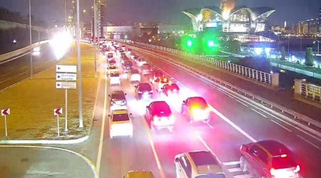 На центральных улицах Баку наблюдаются пробки