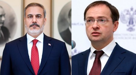 В Стамбуле началась встреча главы МИД Турции с российской делегацией - Обновлено