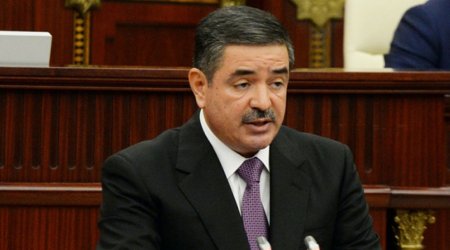 Seyfulla Əzimov Milli Məclisdə hesabat verir
