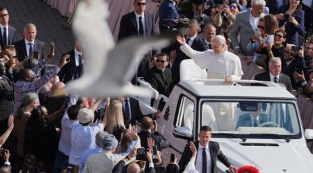 Интронизация нового Папы - Видео